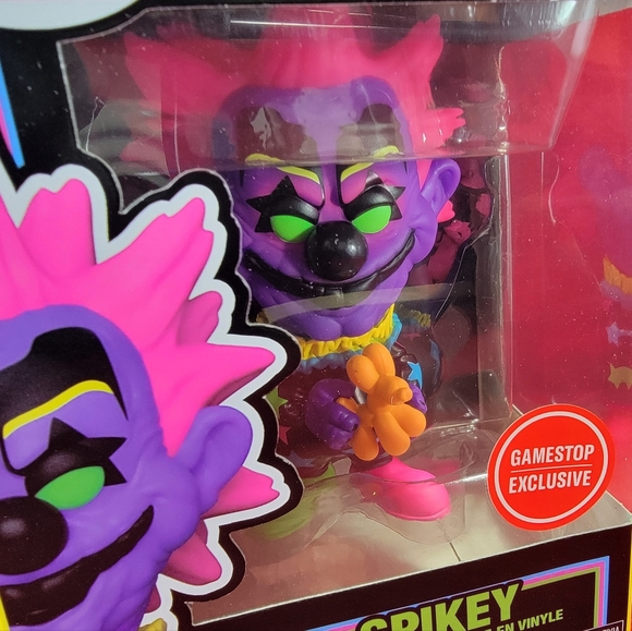Spikey gamestop exclusive funko # 933 (nib) with pop protector - Picture 4 of 7
